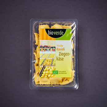 Frische Ravioli mit Ziegenkäse-Walnuss