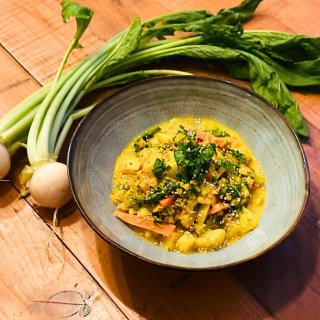 Mairübchen-Kokos-Curry mit roten Linsen