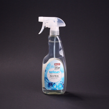 Glasreiniger mit Sprühpistole