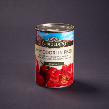 Tomatenstücke in der Dose